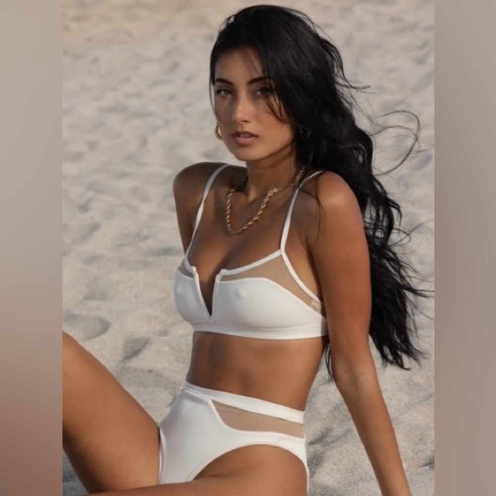 L*Space Sadie Ribbed Mesh Edge Bikini Top in Cream Sz S Revolve NWT